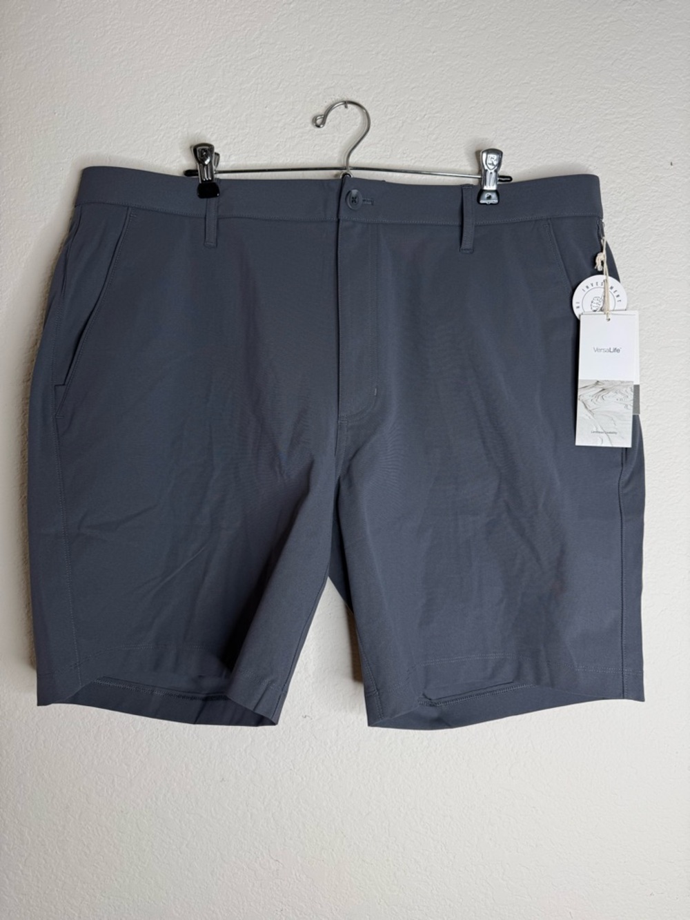 New Vuori Men’s Meta Short Charcoal V379 Size 38 | Flat Front |